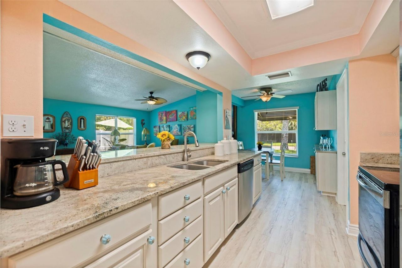 201 58th Avenue S, Saint Petersburg, FL 33705 Photo