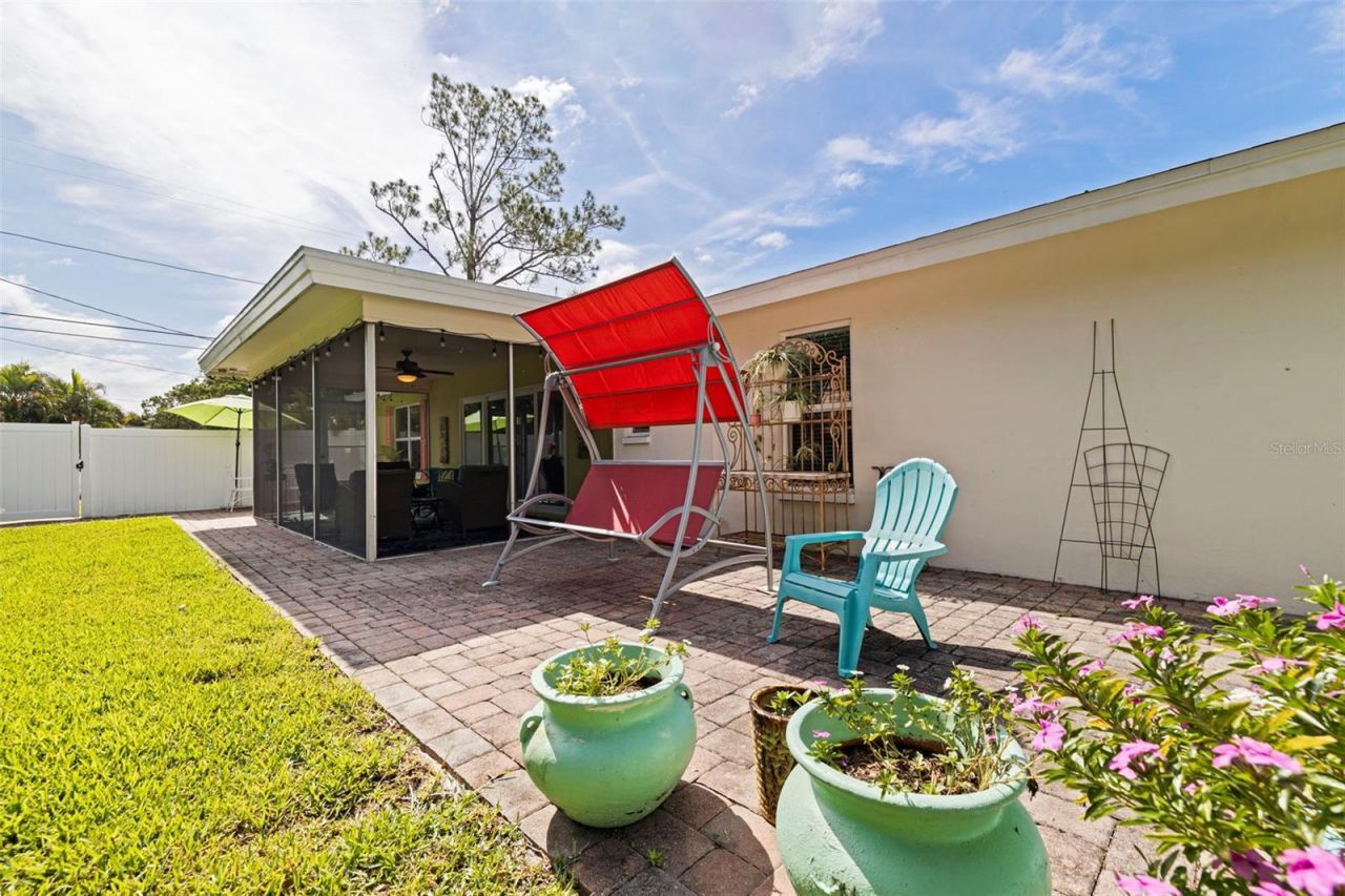 201 58th Avenue S, Saint Petersburg, FL 33705 Photo