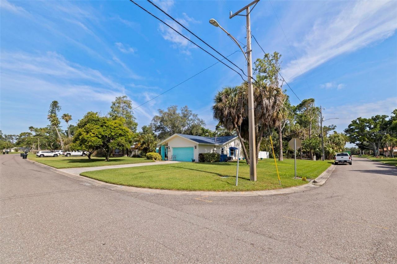 201 58th Avenue S, Saint Petersburg, FL 33705 Photo