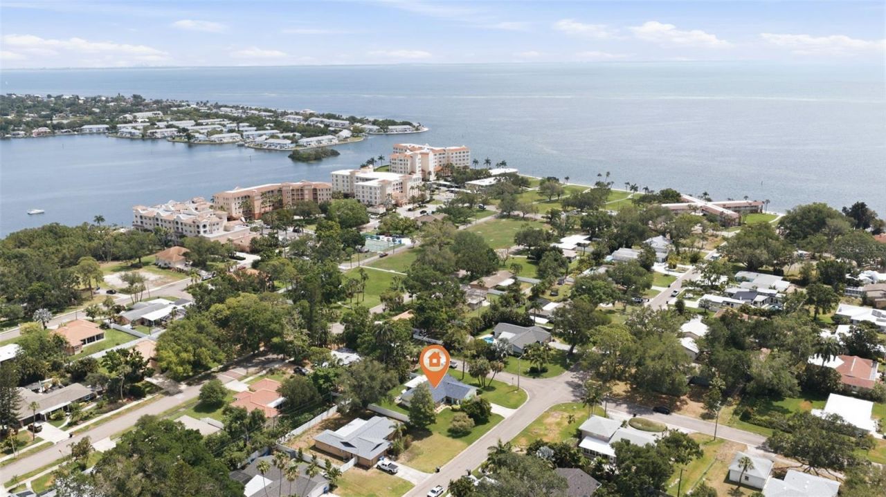 201 58th Avenue S, Saint Petersburg, FL 33705 Photo