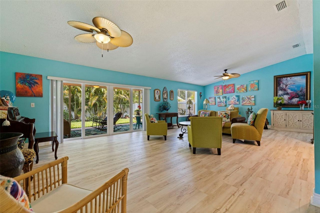 201 58th Avenue S, Saint Petersburg, FL 33705 Photo
