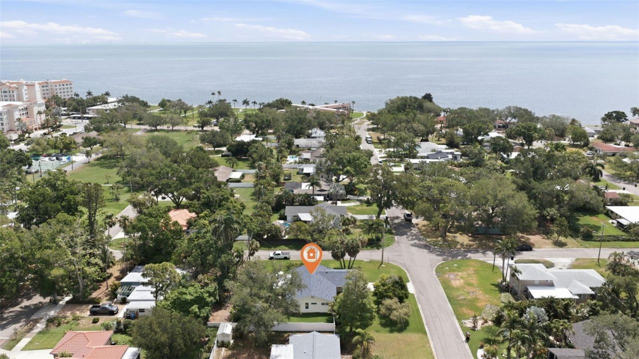 201 58th Avenue S, Saint Petersburg, FL 33705 Photo