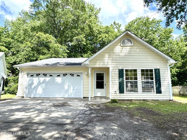 521 Jimmies Creek Drive, New Bern, NC 28562