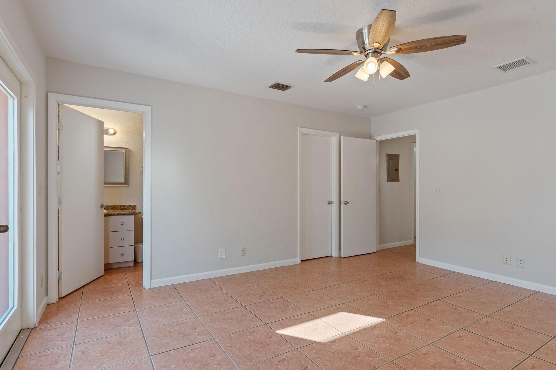623 N L Street, Unit 1 (left Si, Lake Worth Beach, FL 33460 Photo