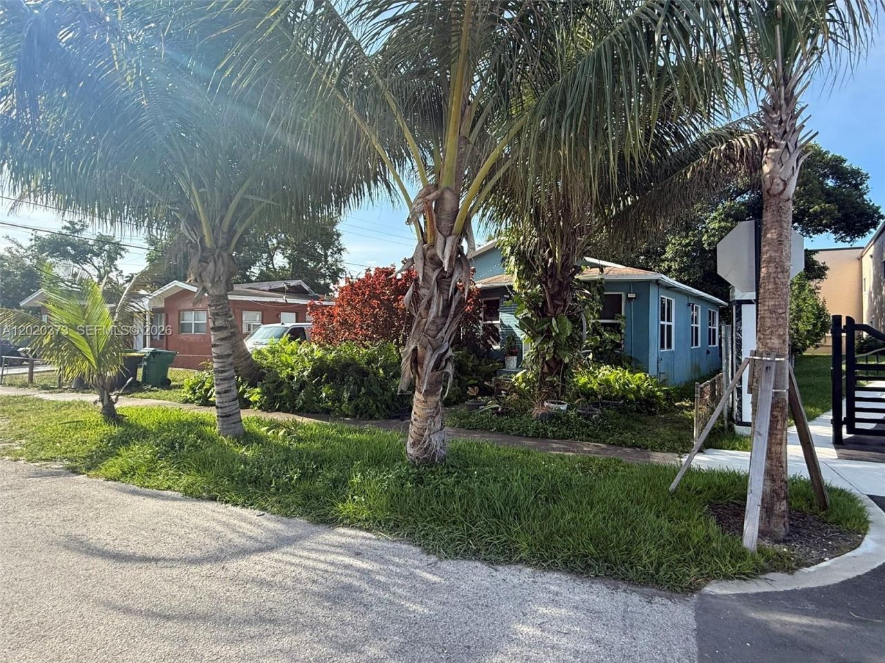 688 SW 7th Ter , Dania Beach, FL 33004 Photo