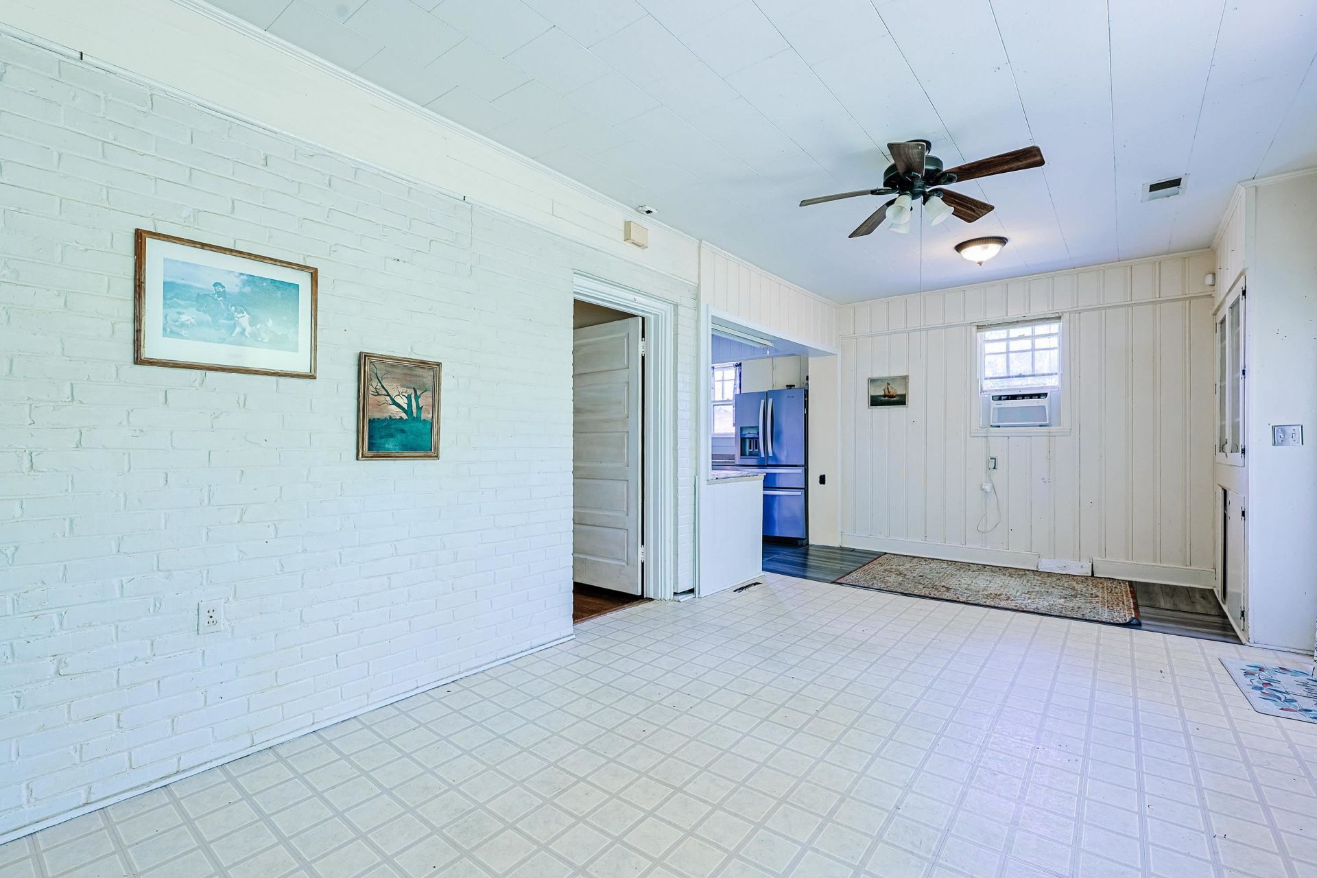 305 N Main St. Photo 18