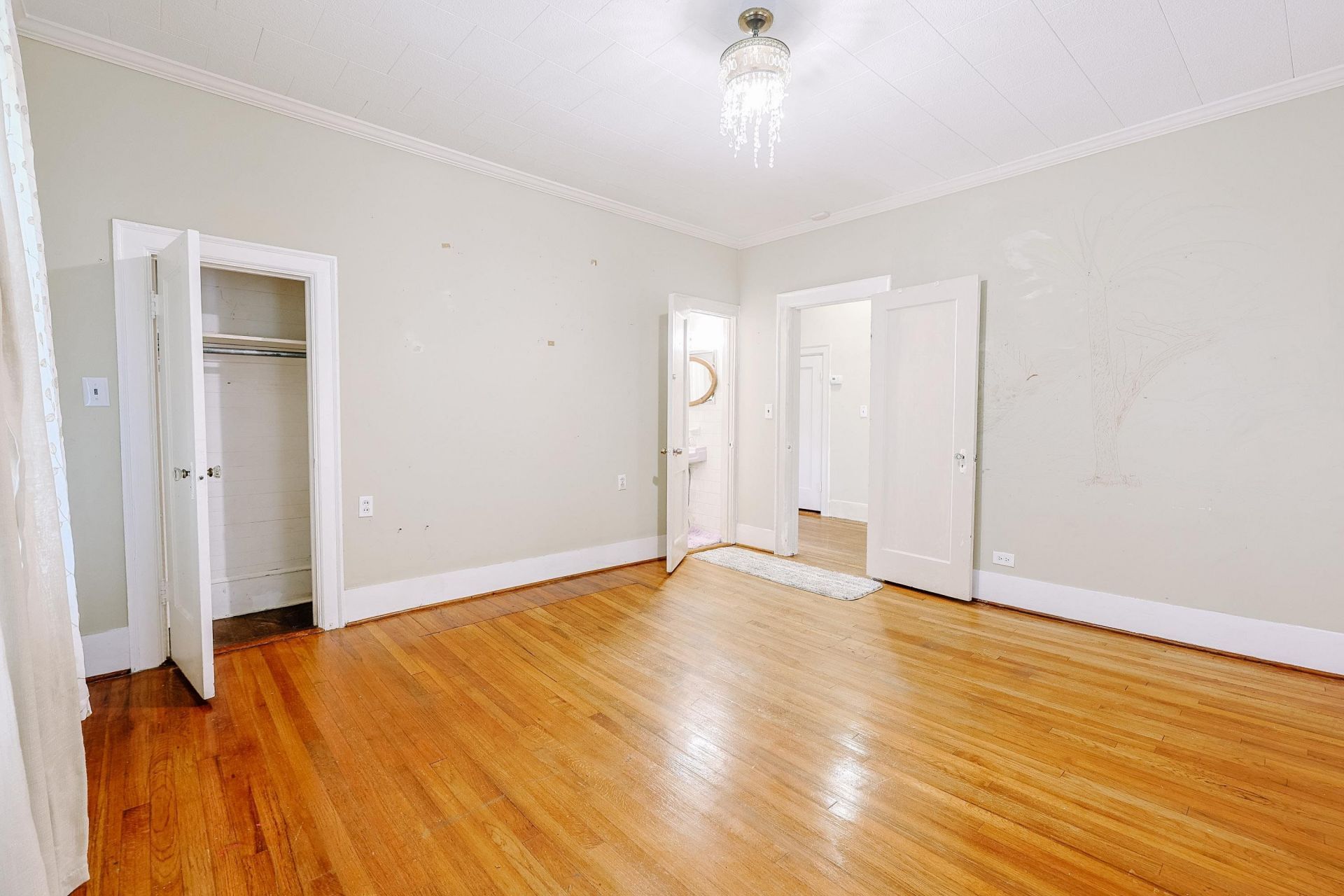 305 N Main St. Photo 21