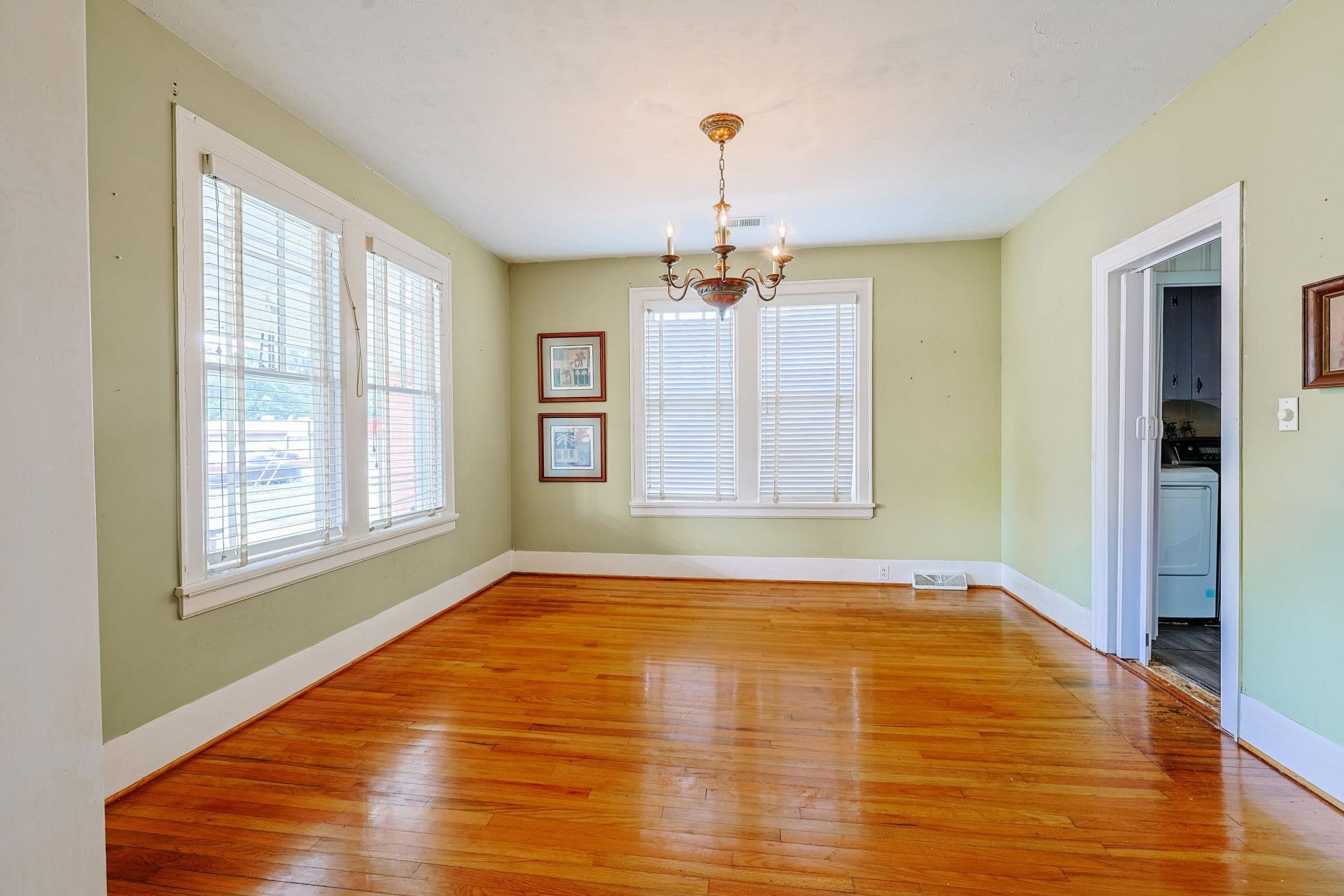 305 N Main St. Photo 25