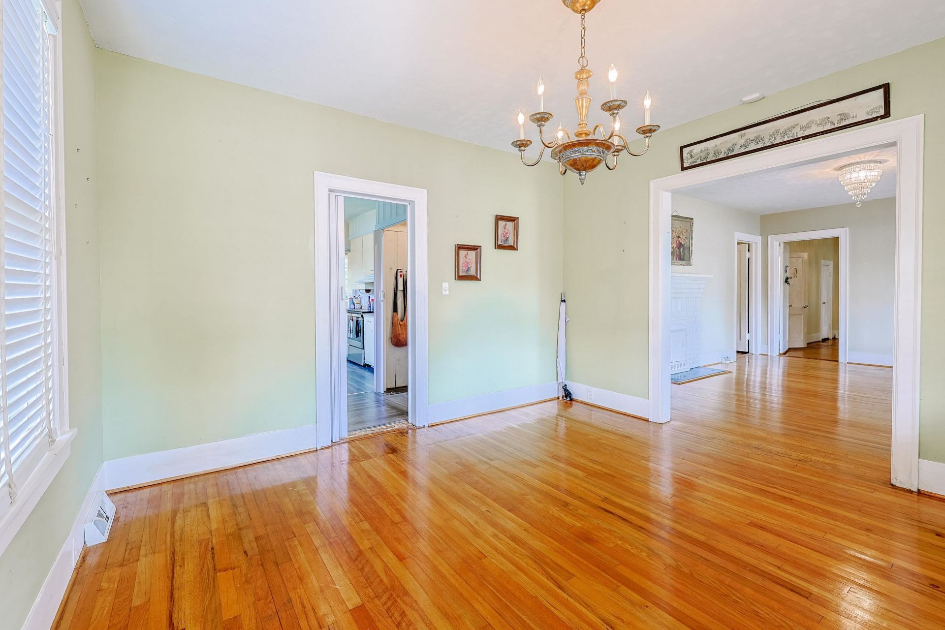 305 N Main St. Photo 26