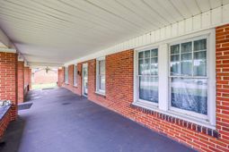 305 N Main St. photo 4