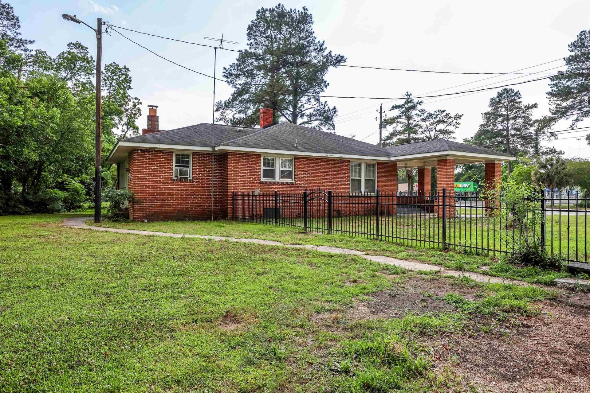 305 N Main St. Photo 31