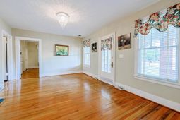 305 N Main St. photo 4