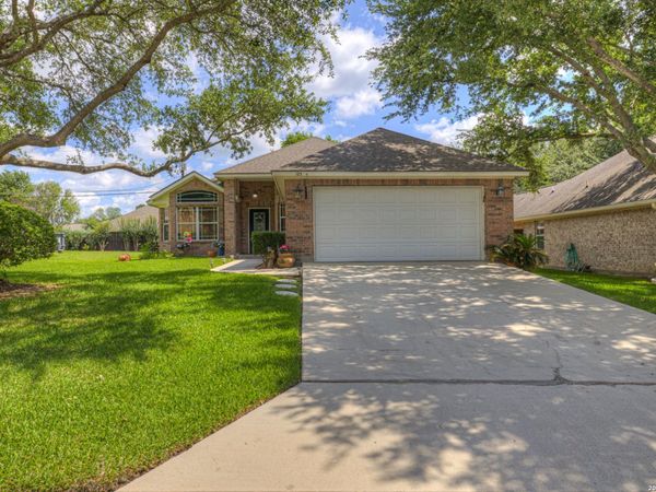 123 RIVER PARK DR, Luling, TX 78648