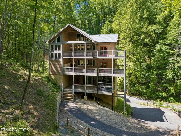 5175 Riversong Way, Sevierville, TN 37876