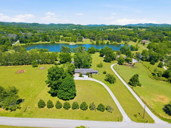 1020 Bunker Hill Dr , Arrington, TN 37014