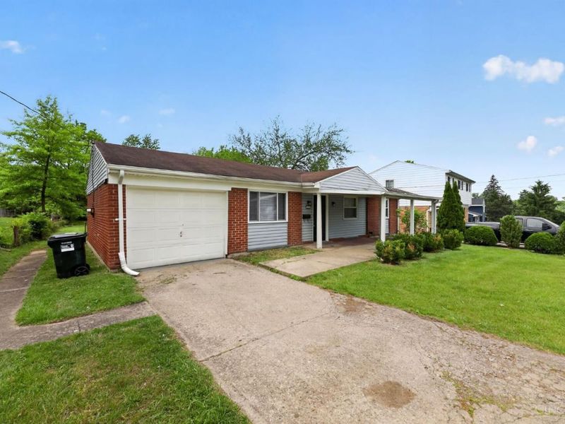 1331 Meredith Drive, Springfield Twp., OH 45231 Photo 2