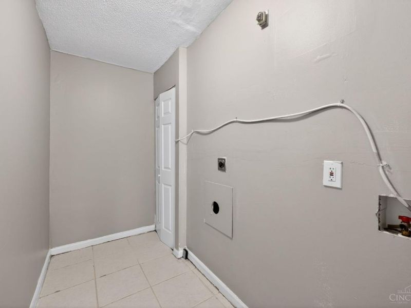 1331 Meredith Drive, Springfield Twp., OH 45231 Photo 24