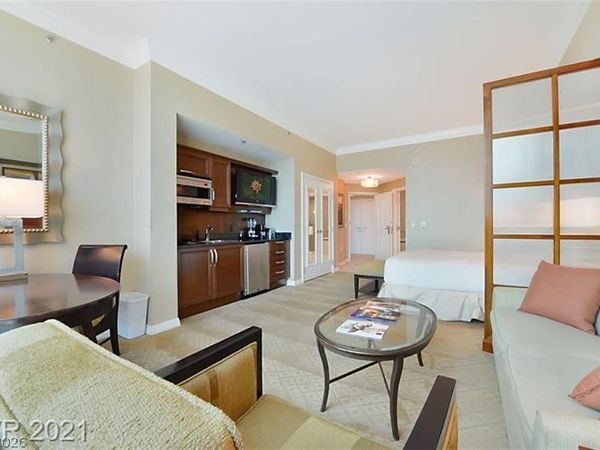 135 E Harmon Avenue, Unit 1804, Las Vegas, NV 89109