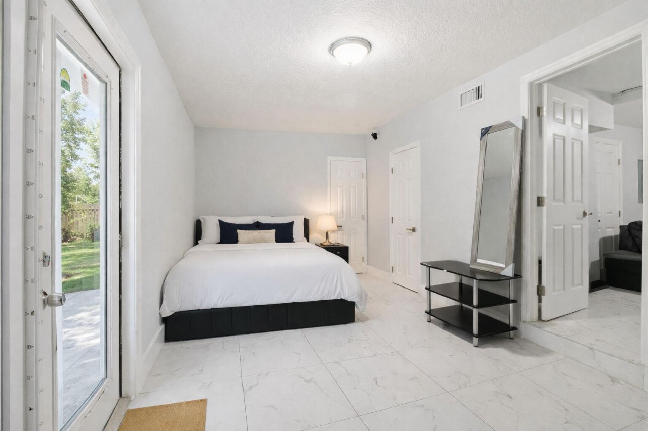 1152 Sunset Road, West Palm Beach, FL 33406 Photo