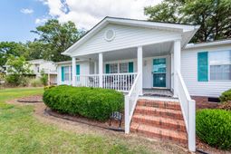 1529 Waters Edge Drive photo 4