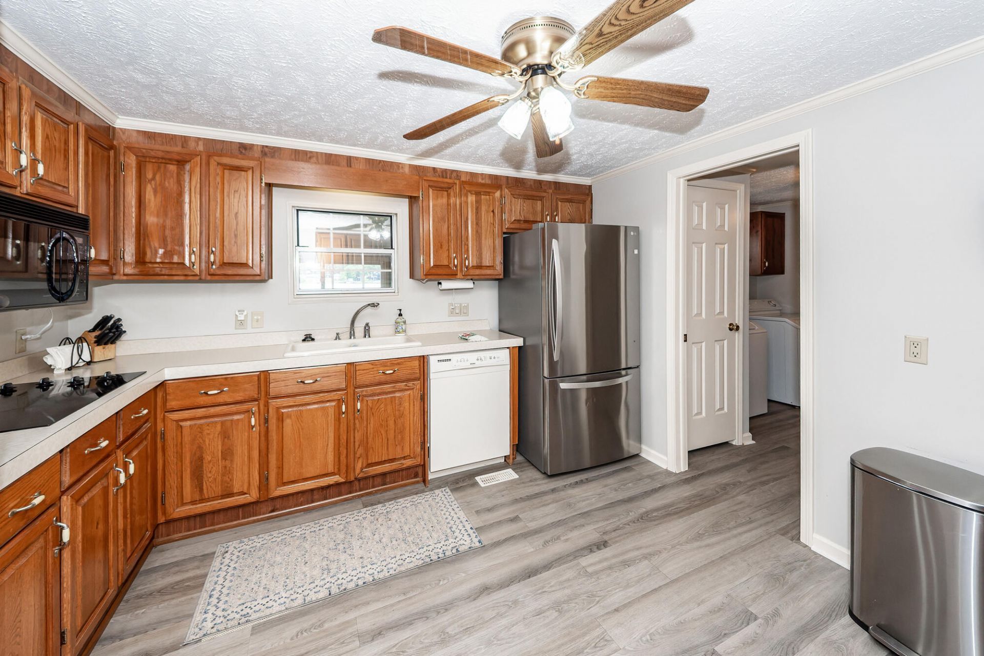 1529 Waters Edge Drive Photo 21