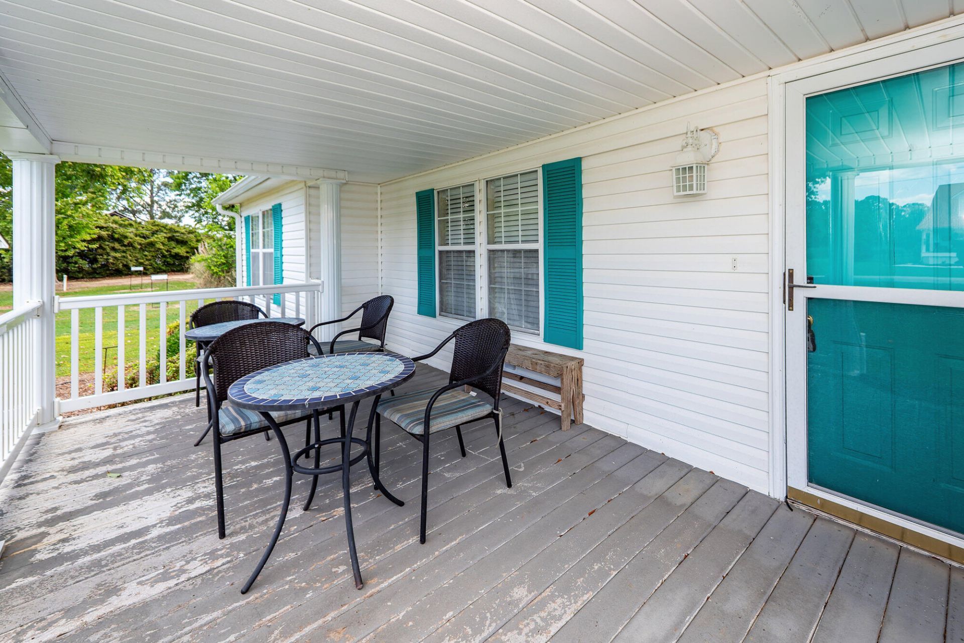 1529 Waters Edge Drive Photo 4