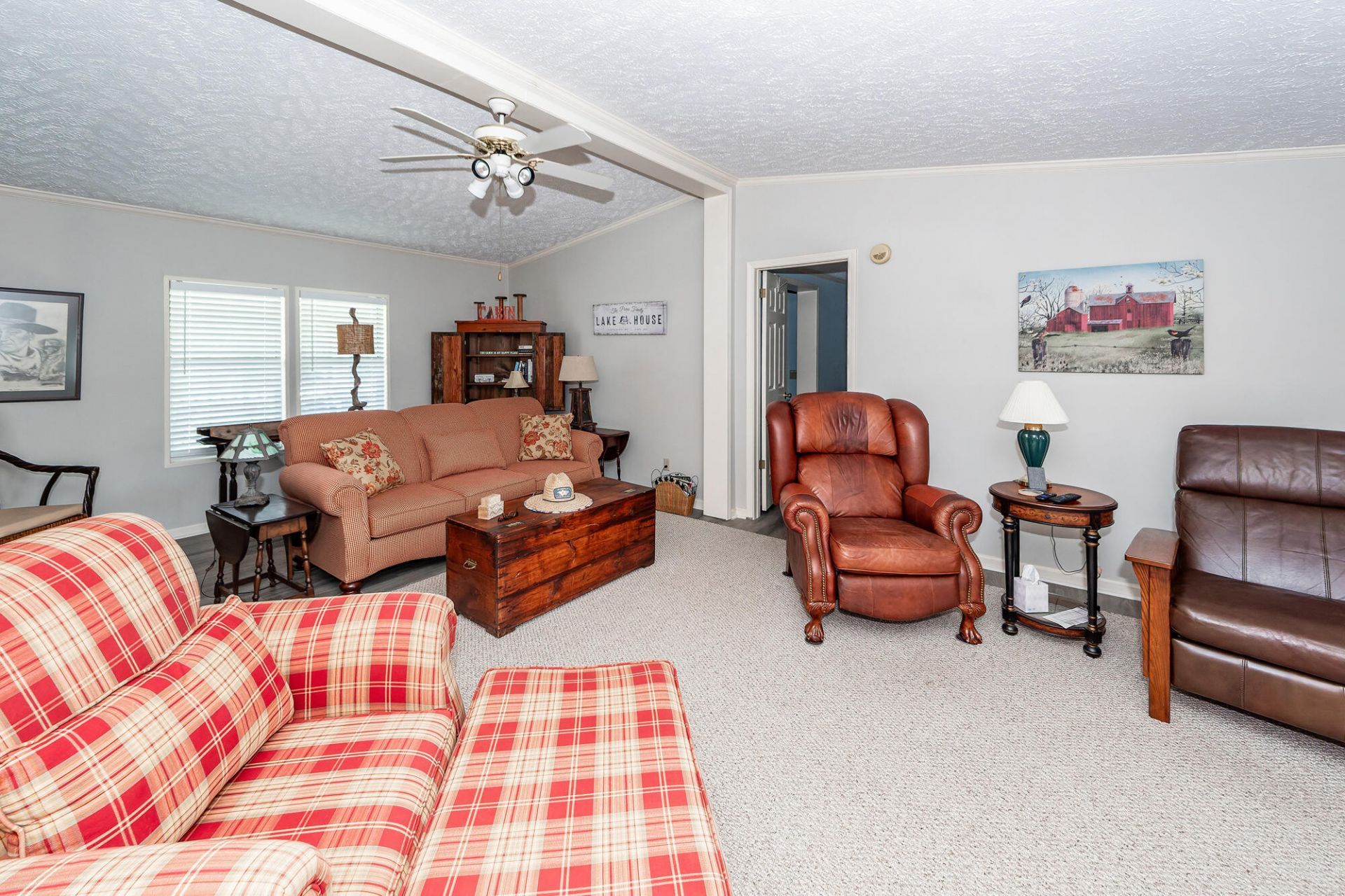 1529 Waters Edge Drive Photo 8