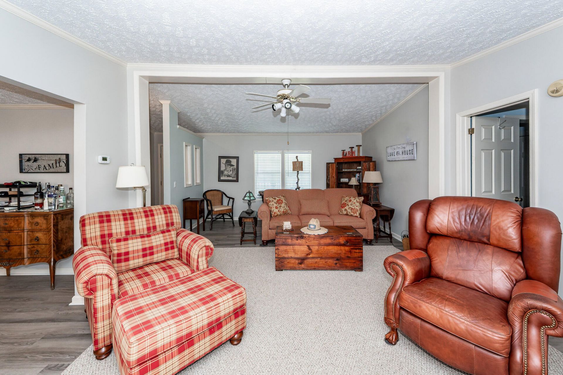 1529 Waters Edge Drive Photo 9