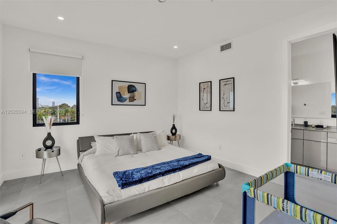 2100 Miami Rd , Unit 401, Fort Lauderdale, FL 33316 Photo
