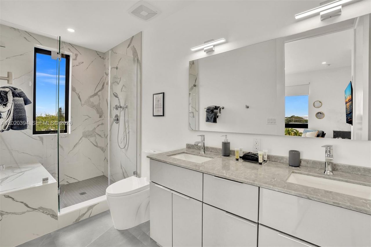 2100 Miami Rd , Unit 401, Fort Lauderdale, FL 33316 Photo