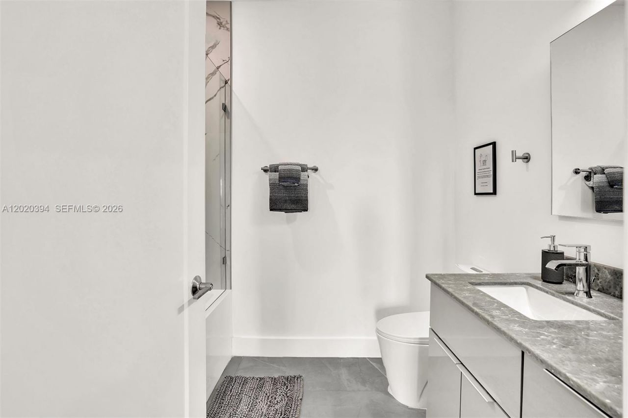 2100 Miami Rd , Unit 401, Fort Lauderdale, FL 33316 Photo