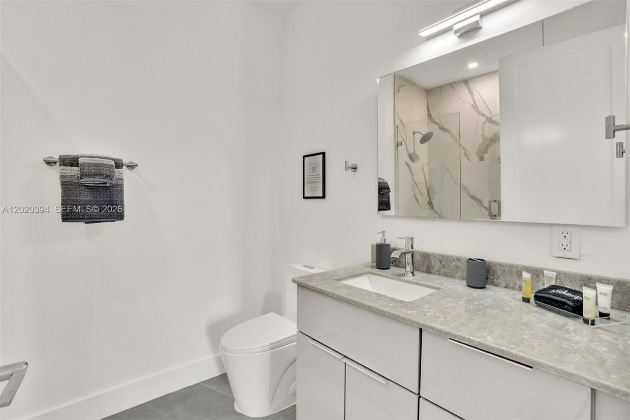 2100 Miami Rd , Unit 401, Fort Lauderdale, FL 33316 Photo