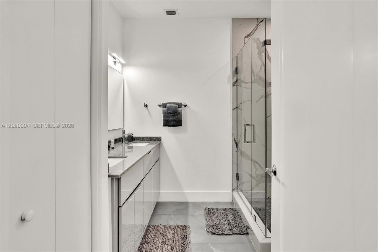 2100 Miami Rd , Unit 401, Fort Lauderdale, FL 33316 Photo