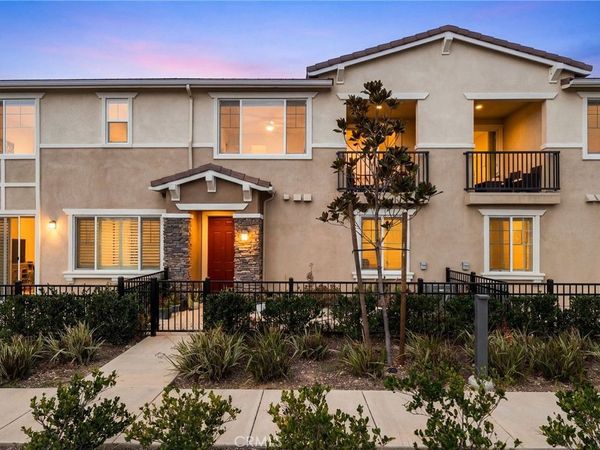 16680 Wyndham Lane , Unit 3, Fontana, CA 92336