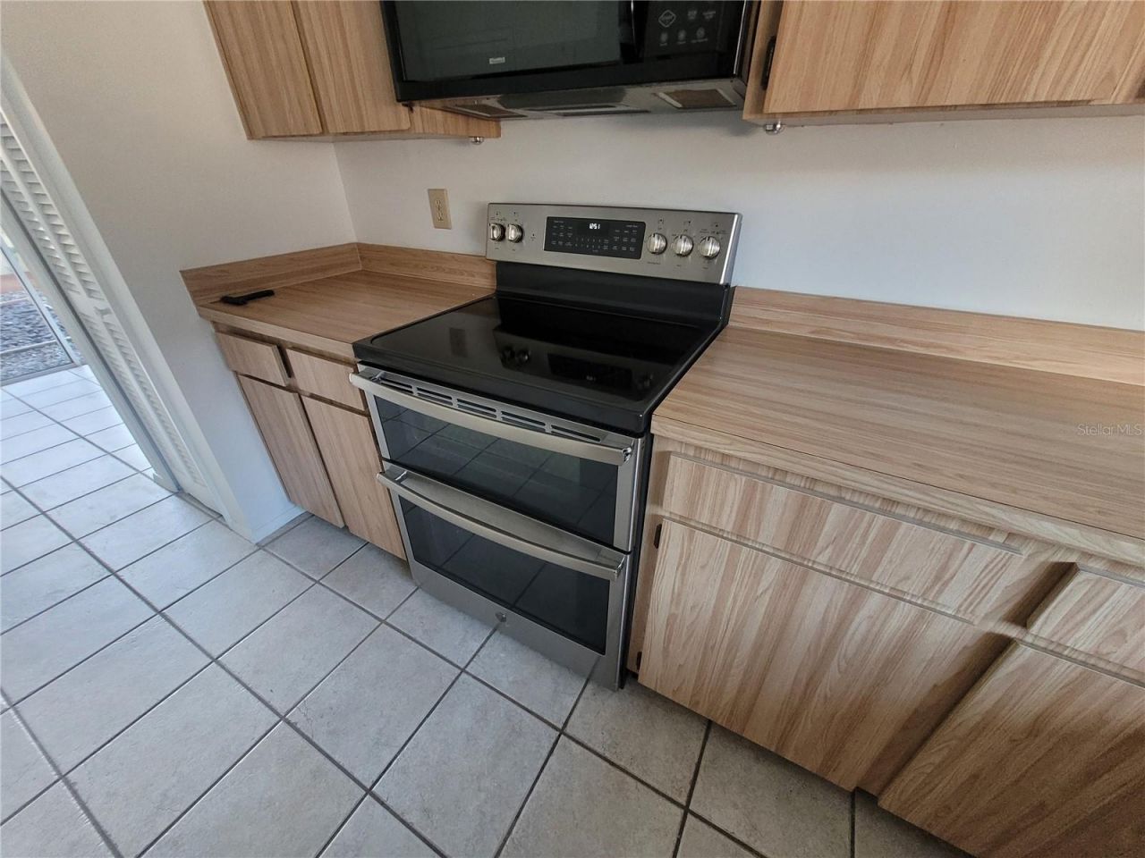 7125 Silvermill Drive, Tampa, FL 33635 Photo