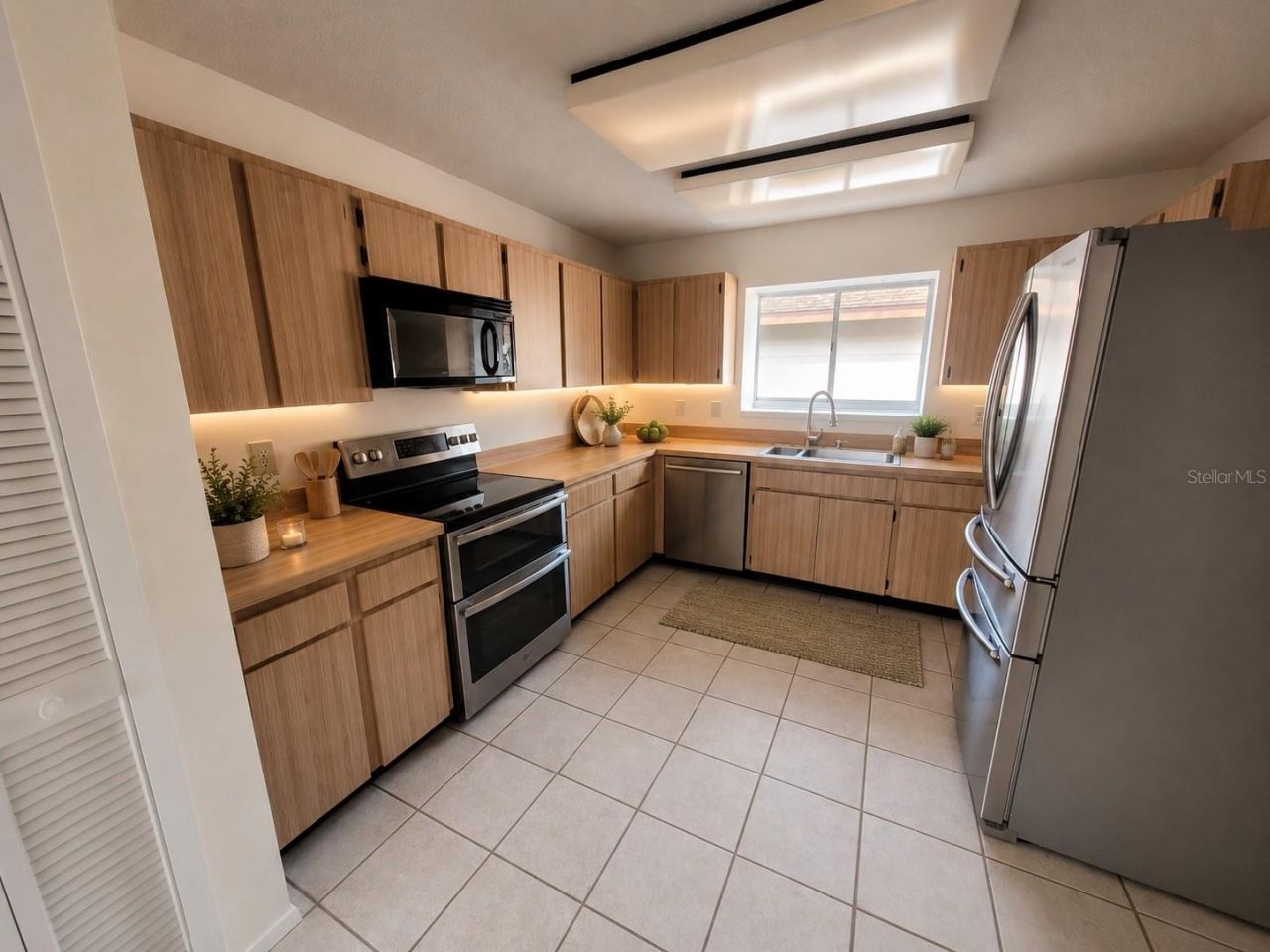 7125 Silvermill Drive, Tampa, FL 33635 Photo