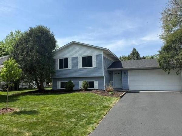 10276 Winter Place , Eden Prairie, MN 55347