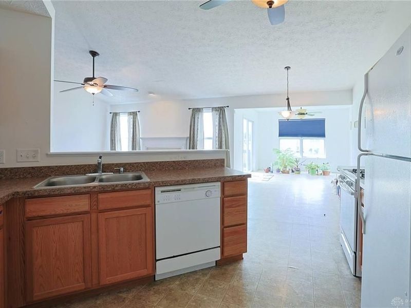 4281 Bergamot Drive, Tipp City, OH 45371 Photo 14