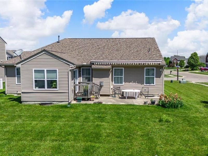 4281 Bergamot Drive, Tipp City, OH 45371 Photo 2