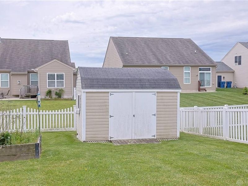 4281 Bergamot Drive, Tipp City, OH 45371 Photo 25