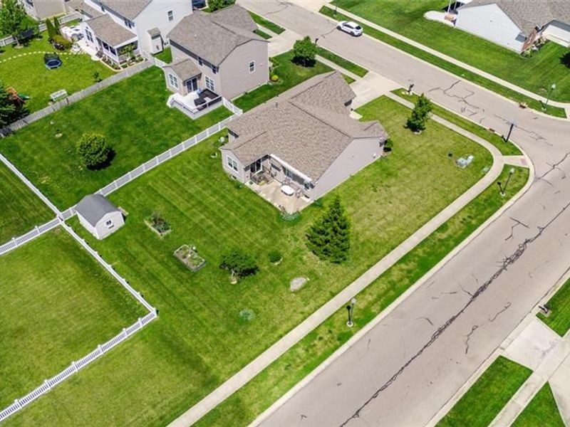 4281 Bergamot Drive, Tipp City, OH 45371 Photo 33