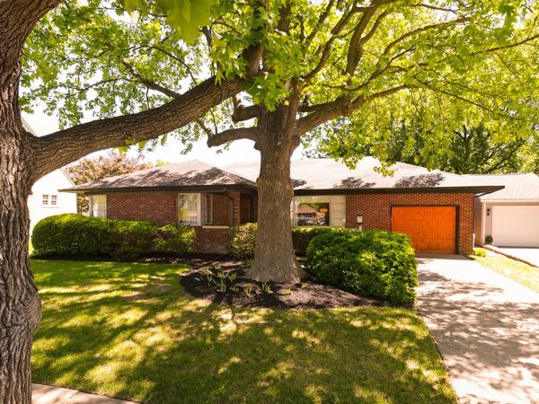 208 S Laurel Avenue , Duquoin, IL 62832