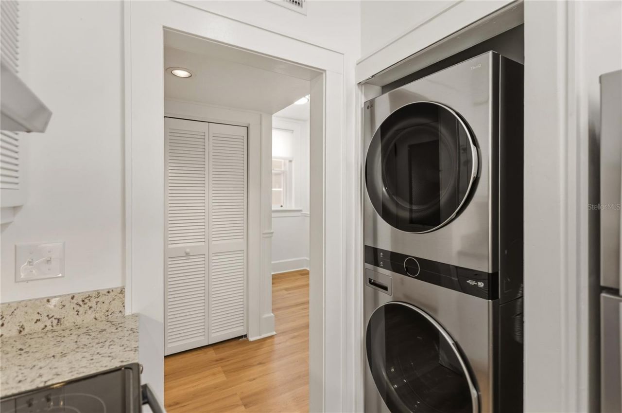 1221 N Palm Avenue , Unit 202, Sarasota, FL 34236 Photo