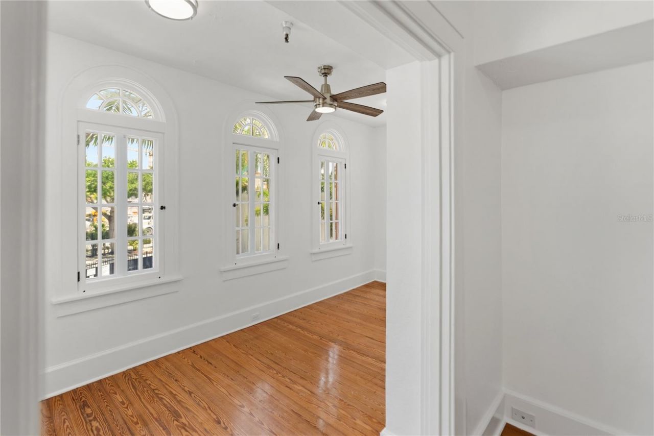 1221 N Palm Avenue , Unit 202, Sarasota, FL 34236 Photo
