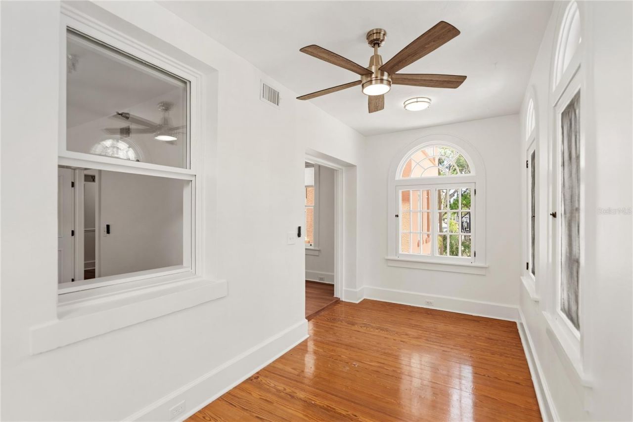 1221 N Palm Avenue , Unit 202, Sarasota, FL 34236 Photo