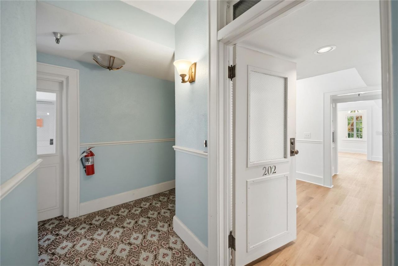 1221 N Palm Avenue , Unit 202, Sarasota, FL 34236 Photo