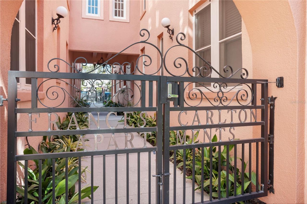 1221 N Palm Avenue , Unit 202, Sarasota, FL 34236 Photo