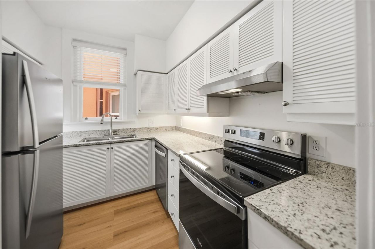 1221 N Palm Avenue , Unit 202, Sarasota, FL 34236 Photo
