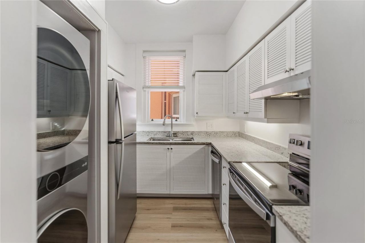 1221 N Palm Avenue , Unit 202, Sarasota, FL 34236 Photo