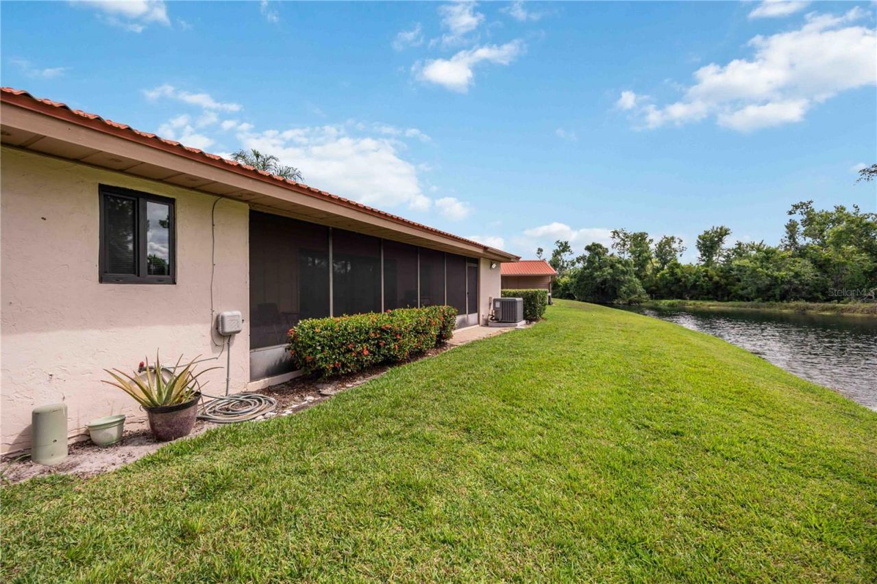 6567 Draw Lane, Unit 104, Sarasota, FL 34238 Photo
